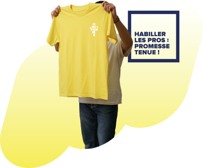 T-shirt jaune Uniforme présenté à bout de bras